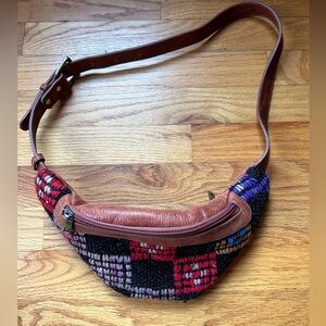 VINTAGE MOROCCAN KILIM BELT BAG
